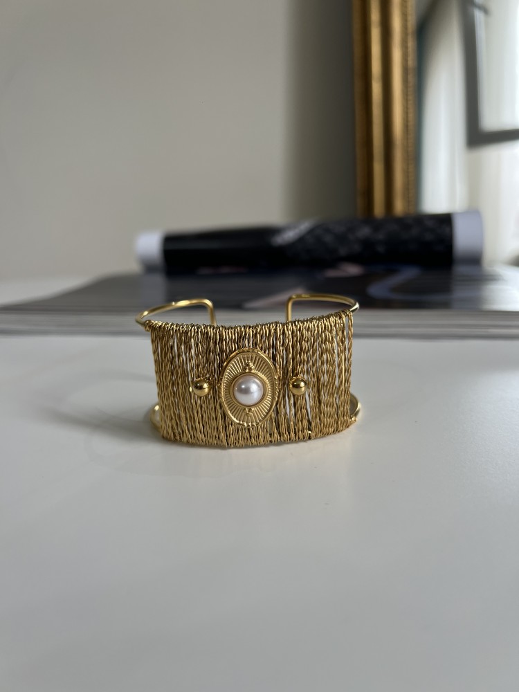 Pervin Çelik Vip Seri Hasır İnci Detaylı Gold Kelepçe Bileklik