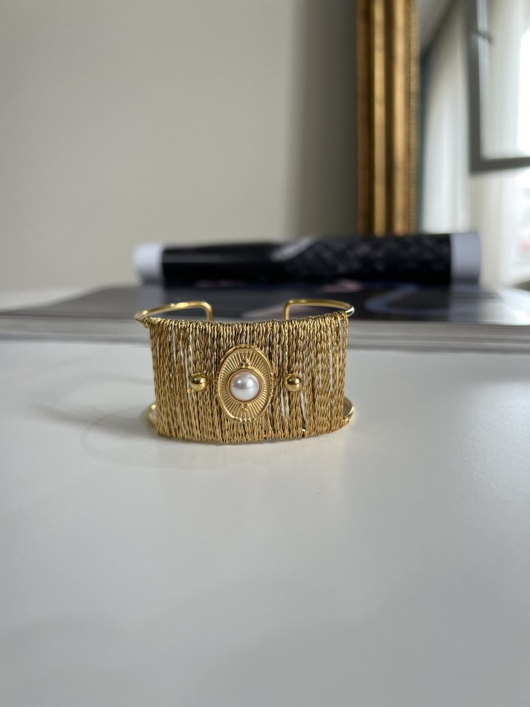Pervin Çelik Vip Seri Hasır İnci Detaylı Gold Kelepçe Bileklik