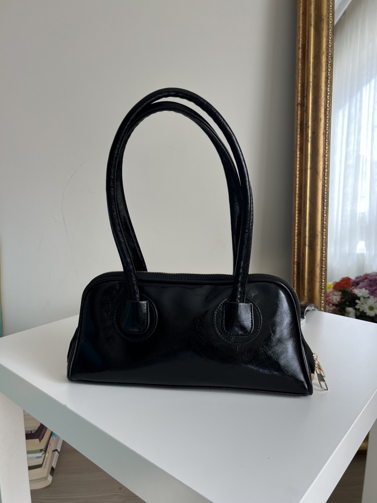 Premium Kalite Siyah Askılı Çanta
