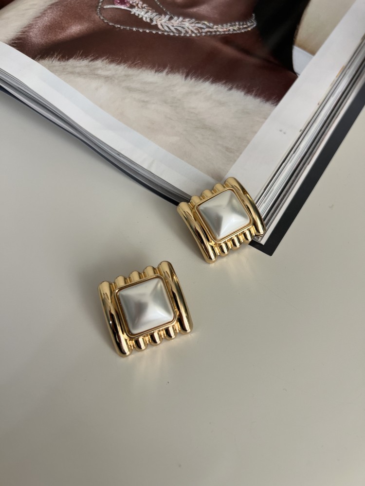 Premium Kalite İnci Detaylı Vintage Küpe