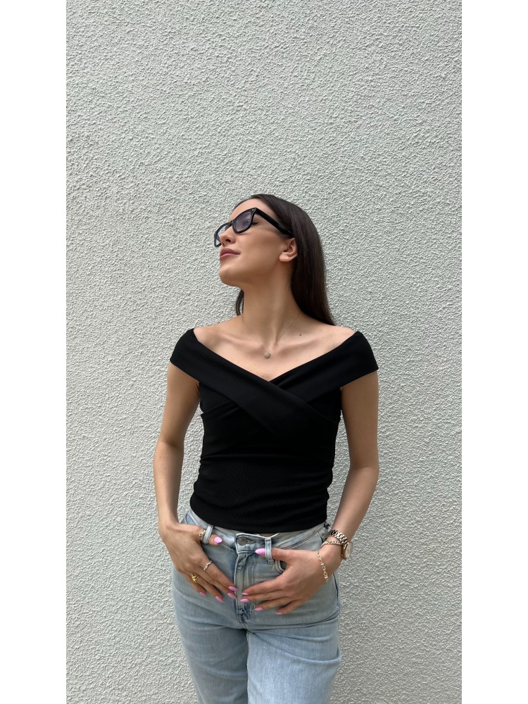 Pervin Çelik Kadın Siyah Kayık Yaka Bluz