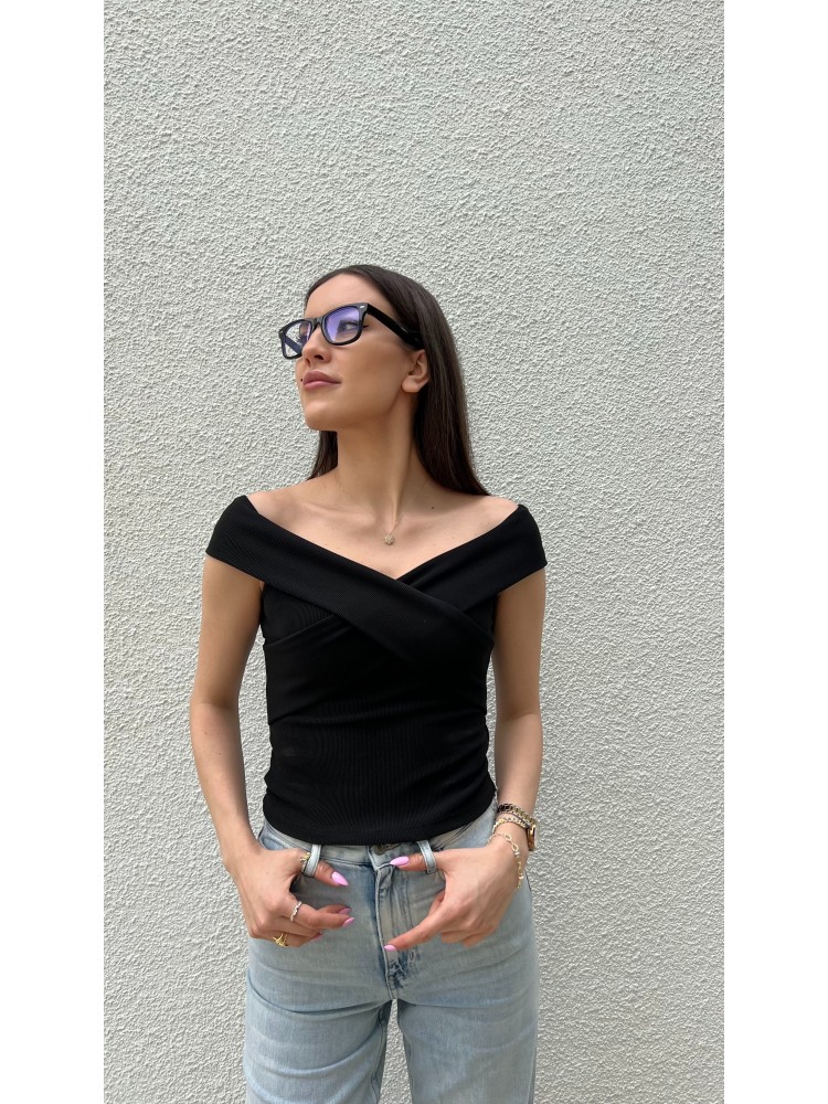 Pervin Çelik Kadın Siyah Kayık Yaka Bluz