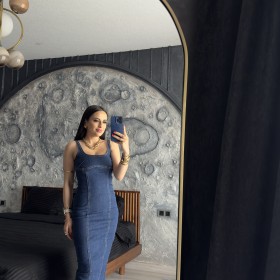 Pervin Çelik Kadın Premium Kalite Mavi Askılı Yırtmaç Detaylı Likralı Jean Elbise