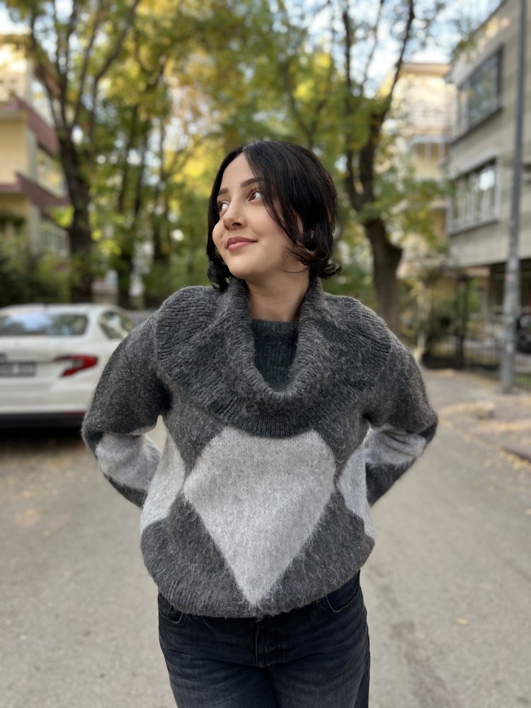 Gri Baklava Desen Şal Yaka Yumuşak Dokulu Kazak