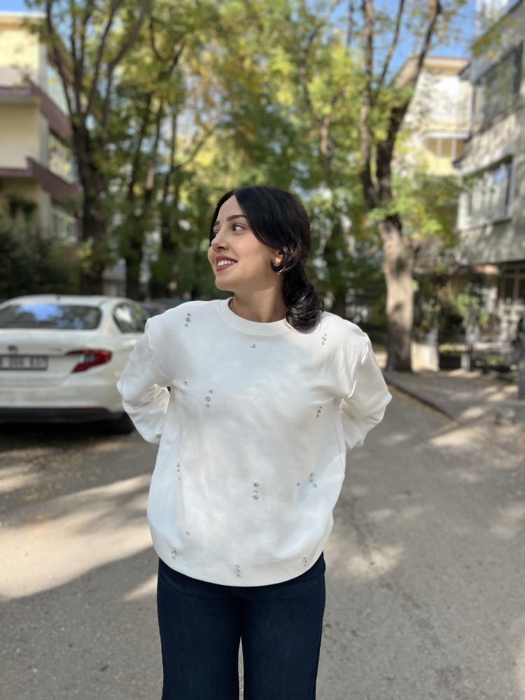 Beyaz Orijinal Marka Bisiklet Yaka Taş Detaylı Sweatshirt