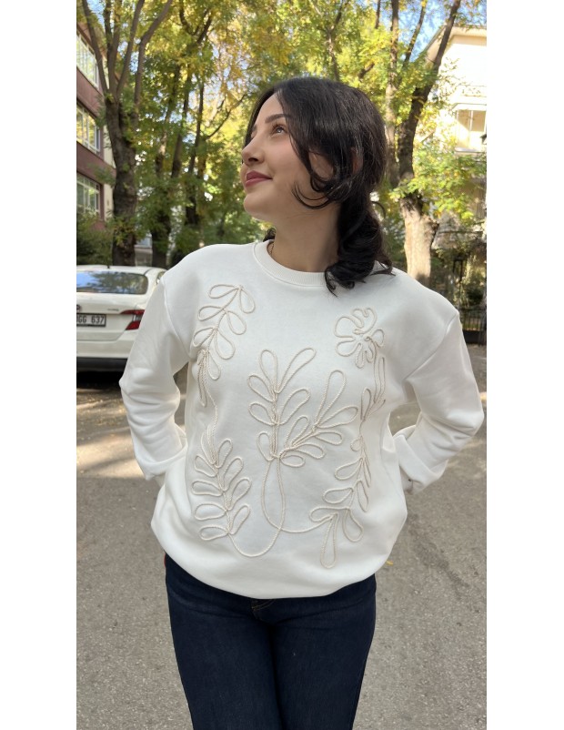 Beyaz Orijinal Marka Nakış Detaylı Sweatshirt