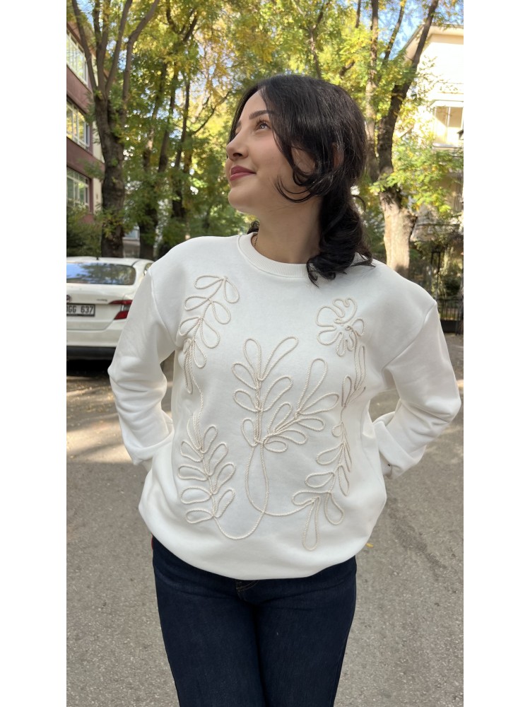 Beyaz Orijinal Marka Nakış Detaylı Sweatshirt