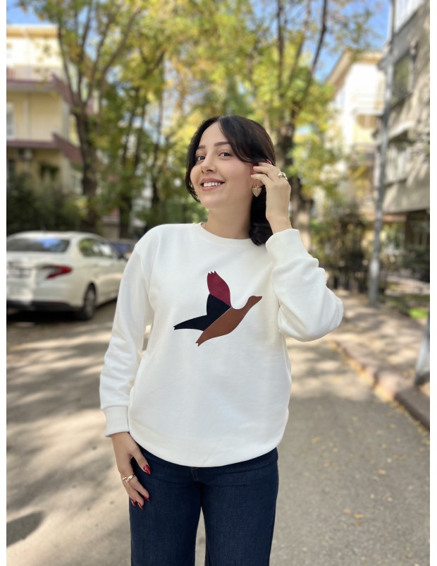 Beyaz Orijinal Marka Siyah Kuş Detaylı Sweatshirt