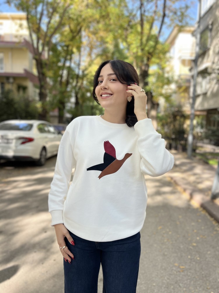 Beyaz Orijinal Marka Siyah Kuş Detaylı Sweatshirt