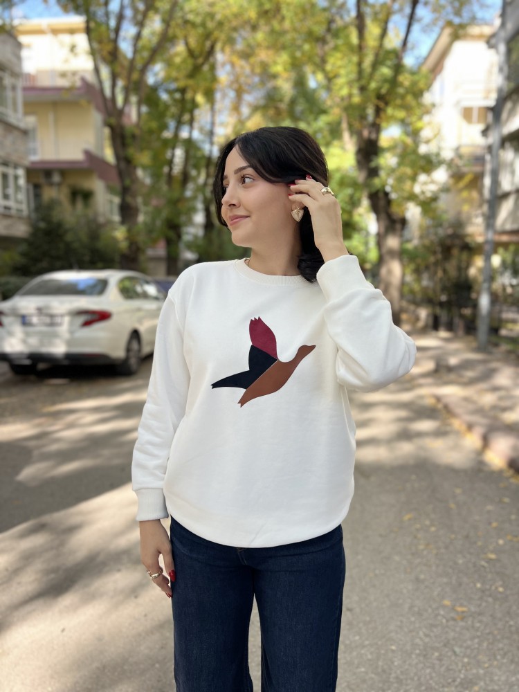 Beyaz Orijinal Marka Siyah Kuş Detaylı Sweatshirt
