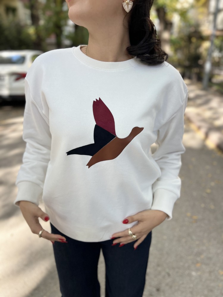 Beyaz Orijinal Marka Siyah Kuş Detaylı Sweatshirt
