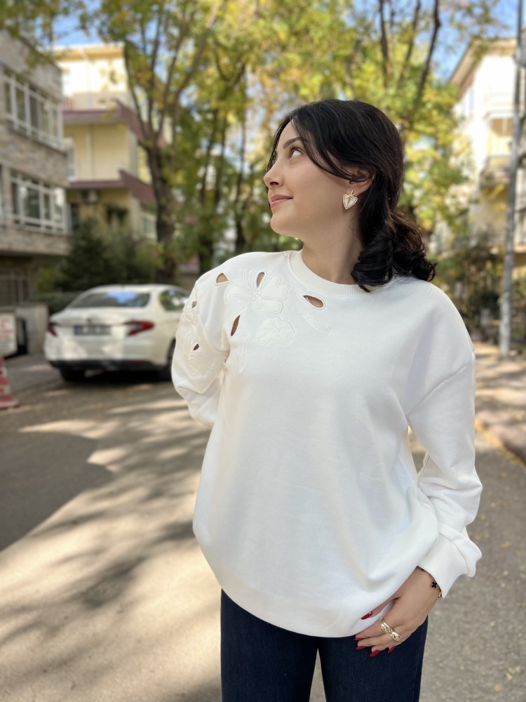Beyaz Orijinal Marka Nakış Detaylı Sweatshirt