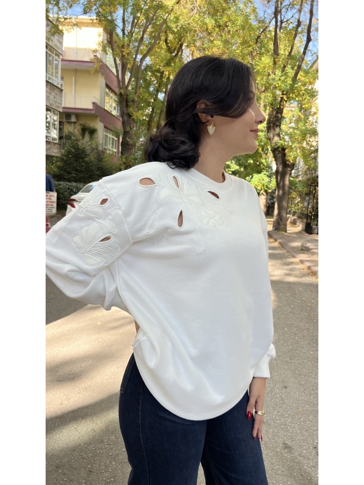 Beyaz Orijinal Marka Nakış Detaylı Sweatshirt
