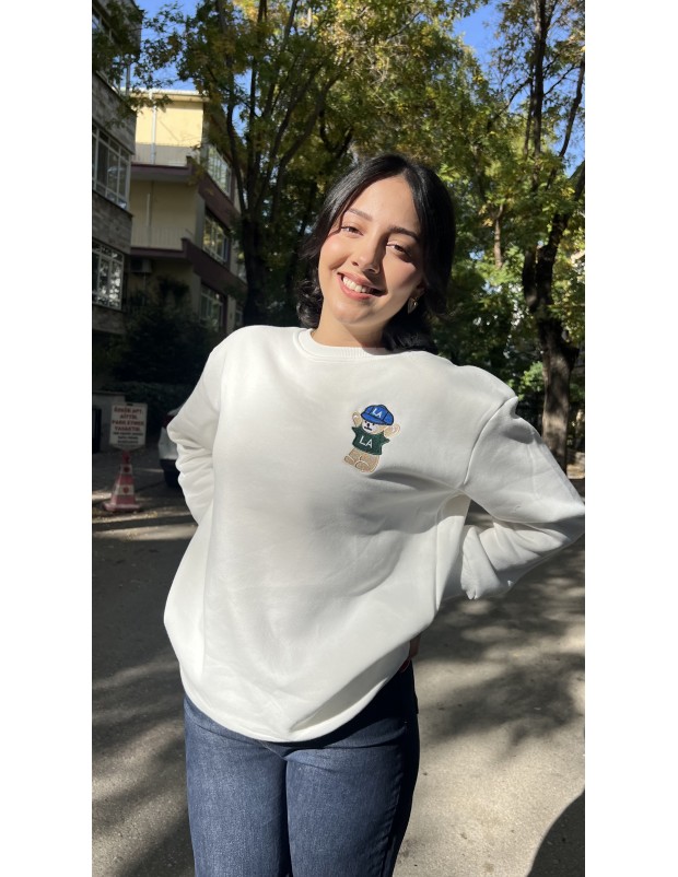 Beyaz Orijinal Marka Nakış Ayıcık Detaylı Sweatshirt
