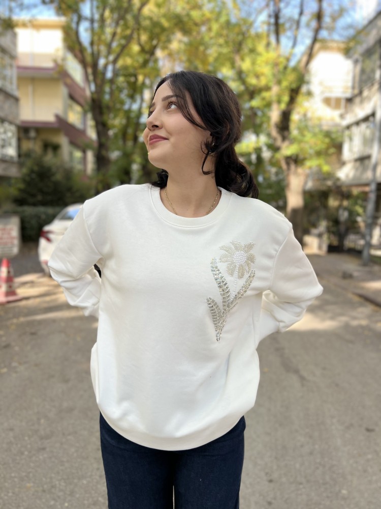 Beyaz Orijinal Marka Bisiklet Yaka Çiçek Taş Detaylı Sweatshirt