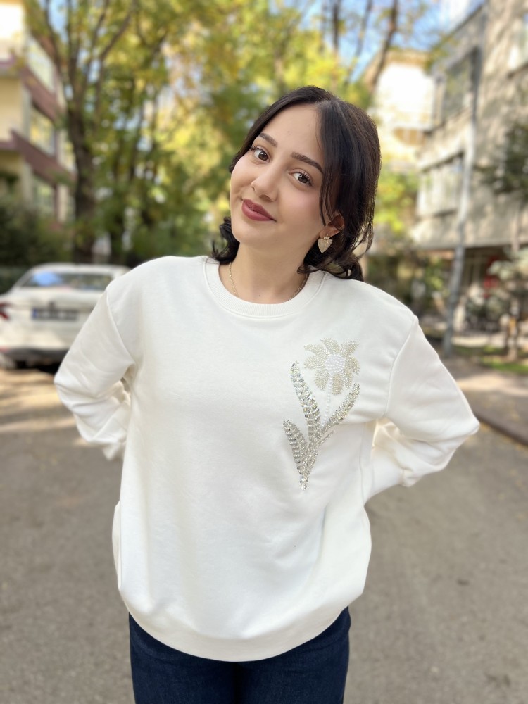 Beyaz Orijinal Marka Bisiklet Yaka Çiçek Taş Detaylı Sweatshirt